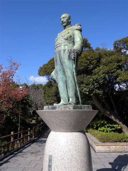 東郷平八郎銅像